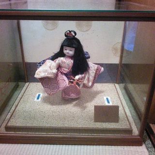 期限3月上旬まで!!取りに来て下さる方!!日本人形