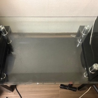 ガラスのテーブル譲ります