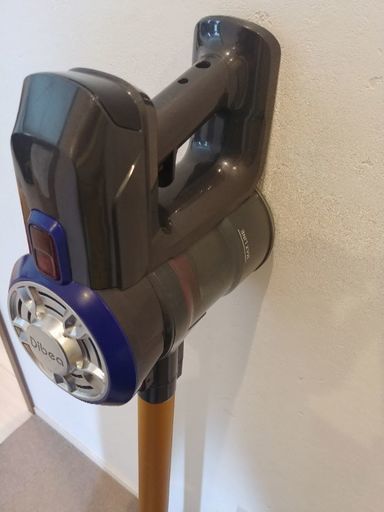 コードレス掃除機　DIBEA D18