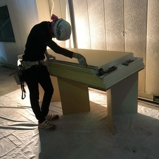 初心者、外国人の方でも月収28！スタート！！ 内装職人！！の画像