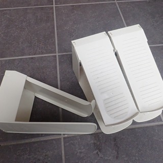 くつ立ての画像