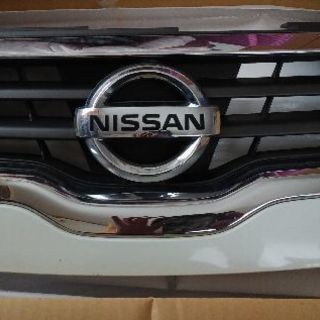 日産セレナC26純正グリル