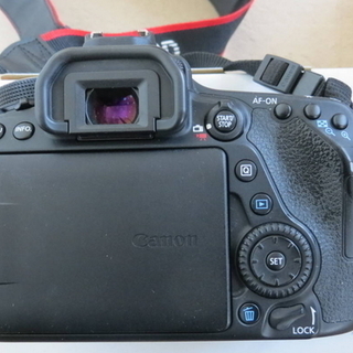 EOS80D（ボディ）中古（おまけ付）の画像