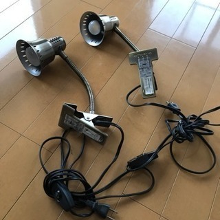 ハサミ付きLED照明 二台