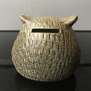 貯金箱の画像