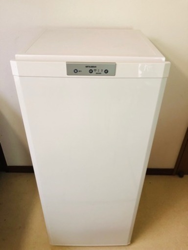 家庭用 冷凍庫 121L 美品 白  冷凍室に入りきらない冷凍食品保存に