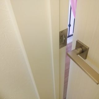 寝室のドアに鍵を付けたいです。