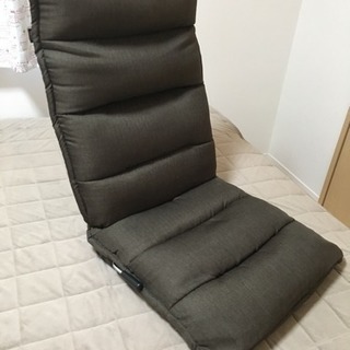 【美品】倒れにくいレバー式フルフラット長座椅子 ブラウン(緑のカ...