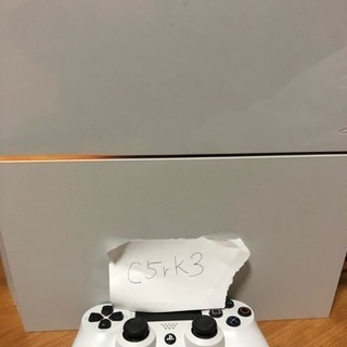 プレイステーション4一式とソフト4つ