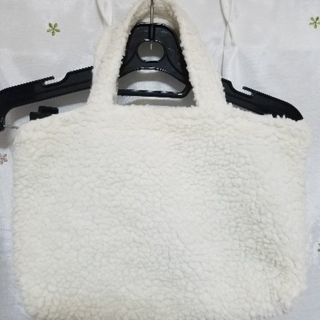 これからの季節に⛄　dazzlin　モコモコミニバック　の画像