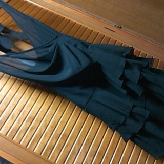 セクシーなネックホルダードレス★3段フリル斜め裾の画像
