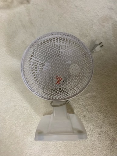 小型の扇風機です。