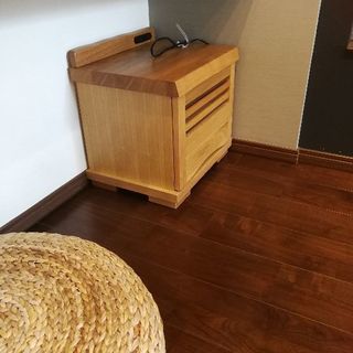 ベッドサイドボード