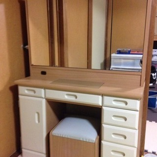 三面鏡ドレッサー