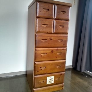 衣類収納に！木製の洋服タンス