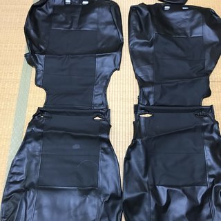 ダイハツCAST専用レザーシートカバー（ラバーマット付）の画像