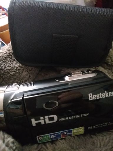【お取引き中】Besteker ポータブルビデオカメラ リモコンビデオ　2400万画素 HD1080P　16倍デジタルズーム