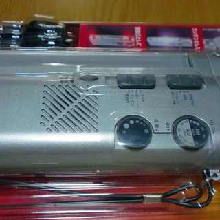 （お渡し者様が決まりましたので質問を終了させて頂きます）用手回し発電マルチライトラジオ（RAD-V599N)未使用品の画像