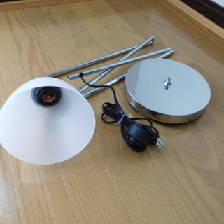 ニトリ 　アッパーライト 　E26　LED　アッパーフロアスタンド　フットスイッチで簡単にON/OFFができます！ の画像