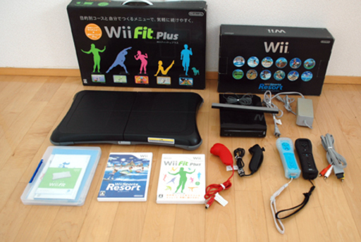 【大幅値下げ】Wii本体　WiiFitバランスボード　Wii　Sports　ｺﾝﾄﾛｰﾗｰ2組　機材一式　動作確認済み
