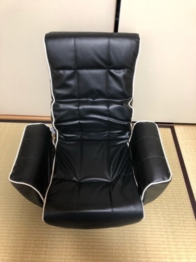 美品 レザー調 座椅子