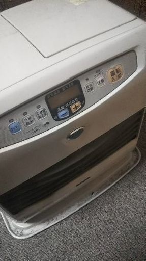 ファンヒーター白