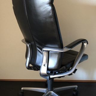23万円⇒◇高級本革を贅沢に使用したエグゼクティブチェア◇