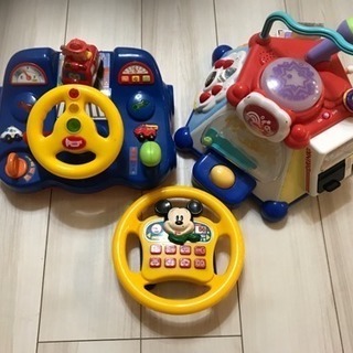 ベビー子供 車運転ミッキーハンドル、知育やみつきBOXなどおもちゃ