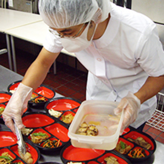 【まごころ弁当　綾瀬海老名座間店】盛り付けスタッフ募集！！
