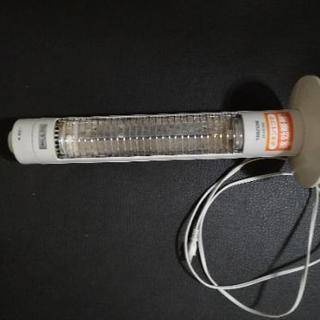 値下げミニカーボンヒーターの画像