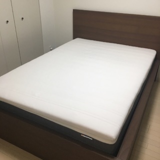 ダブルベッド IKEA  MALM