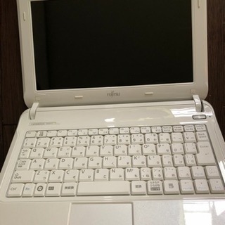 FUJITSUミニパソコンの画像