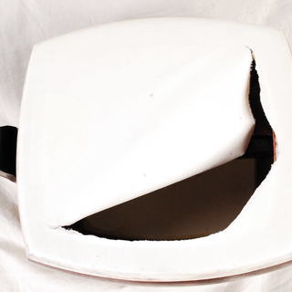 8184　三味線　和楽器　紅木 丸打胴　べっ甲撥　ハードケース付　アントレの画像