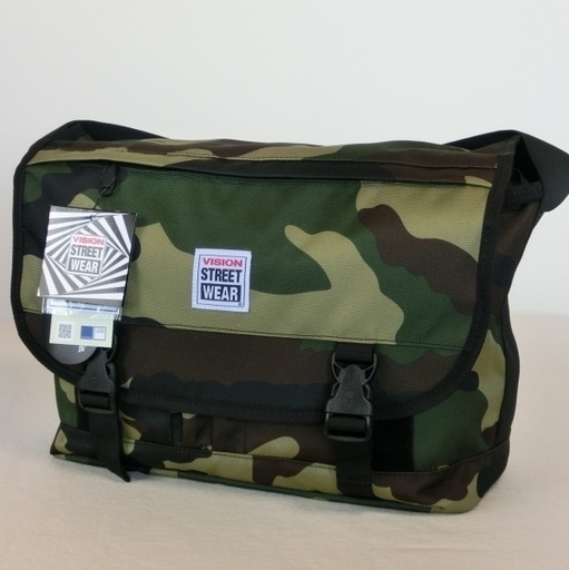 【新品】新品　VISION　ビジョン　メッセンジャーバッグ　VSPC402N　カモ（CAMO)迷彩 7233　5,900円　ウエスト固定ベルト　VISION STREET WEAR　送料無料（沖縄離島以外）