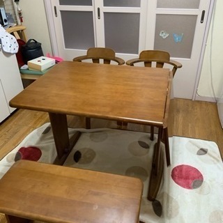 ニトリ4人掛 ダイニングテーブルの画像