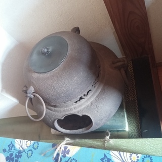 鉄製、茶釜（100年ほど前のもの）