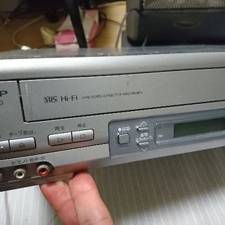 シャープVHS+DVD CDプレイヤーの画像