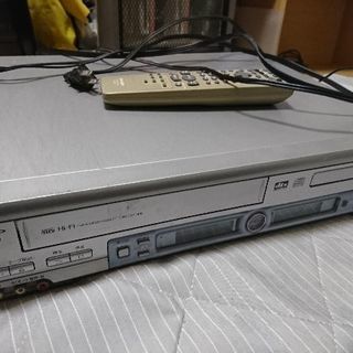 シャープVHS+DVD CDプレイヤーの画像