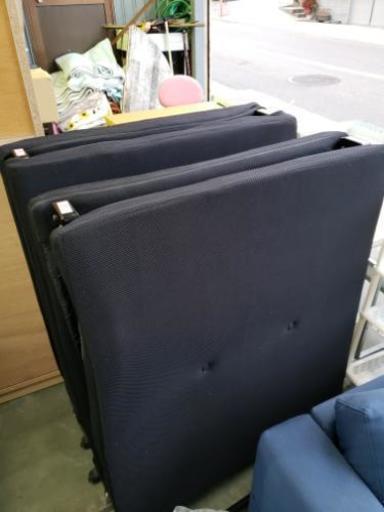 シングルベッドの寝心地の良い折り畳みマットです☆激安でいきます！
