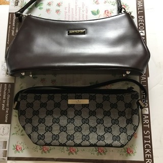 値下げしました！GIANNI VALENTINOハンドバックの画像