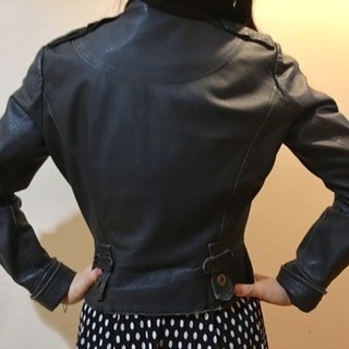 【再値下げ】ZARA 本革製レディースジャケットの画像