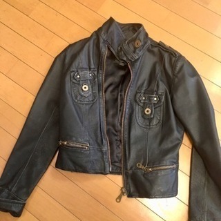 【再値下げ】ZARA 本革製レディースジャケットの画像