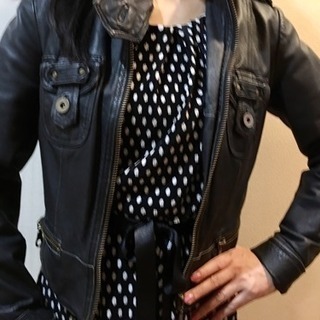 【再値下げ】ZARA 本革製レディースジャケットの画像