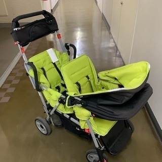 joovyの二人乗りベビーカーの画像