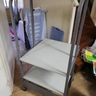 パソコンデスク　無料です！