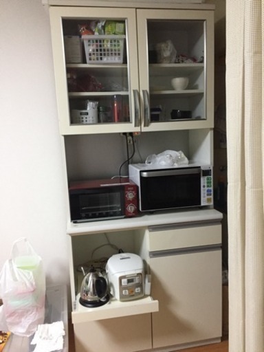 食器棚お話中