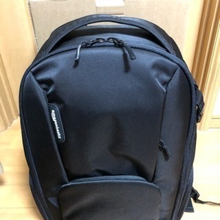 新品 Amazonベーシック カメラバッグ デジタル一眼レフ&ノ...