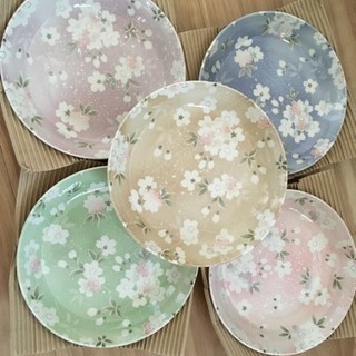 ※値下げしました※和柄のお花が可愛いお皿🌸