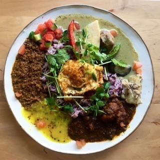カレー店のキッチン・ホール、スタッフ大募集