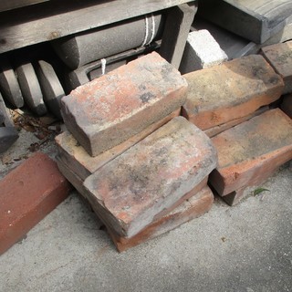 引取のみ　住宅建材　レンガ　ブロック　など